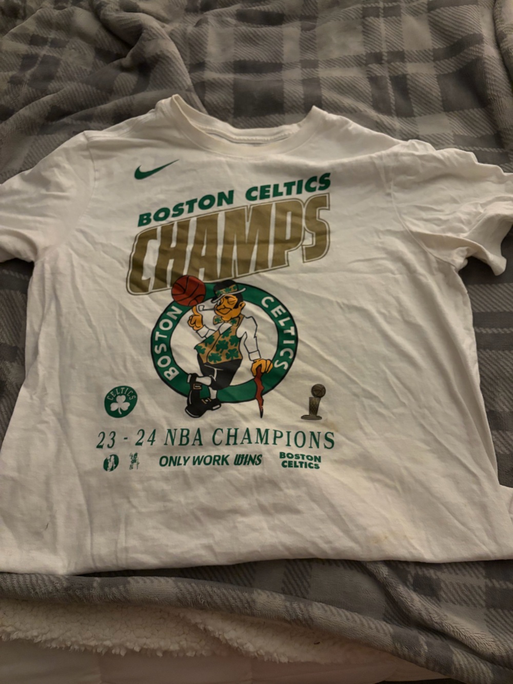 Nike White Boston Celtics Green & Gold Graphic Tee